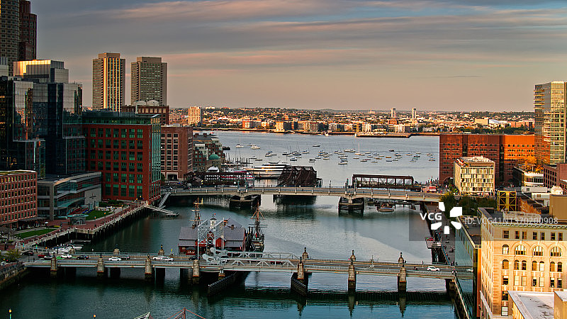 日落时分波士顿炮台点海峡航拍图片素材
