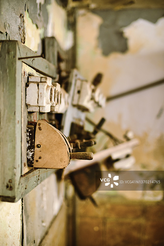 老式电力控制面板图片素材