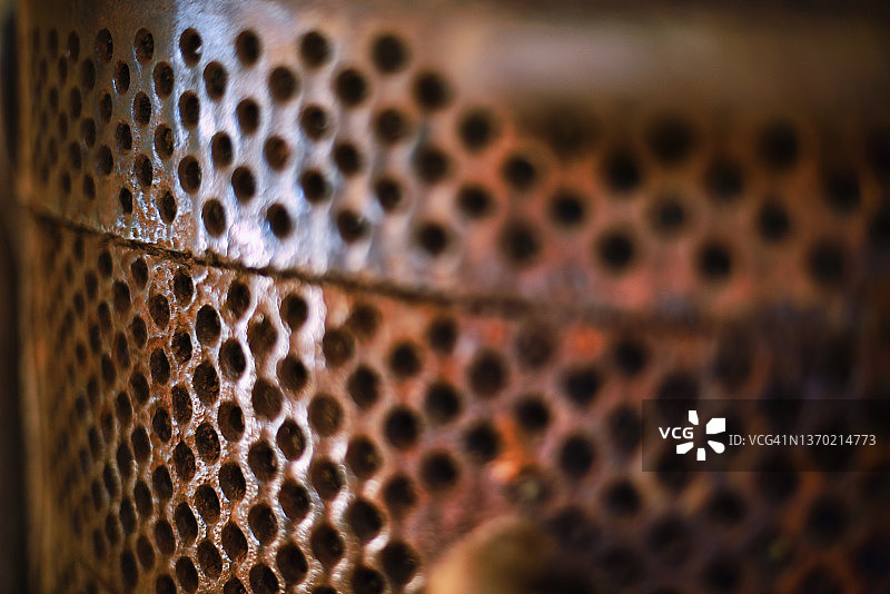 生锈的钢制滤网图片素材