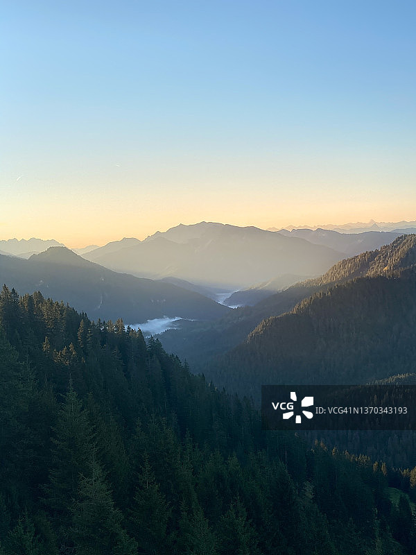巴伐利亚阿尔卑斯山的日出| 德国图片素材