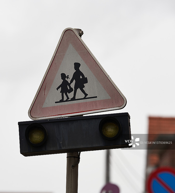 儿童及未成年人警告标志图片素材