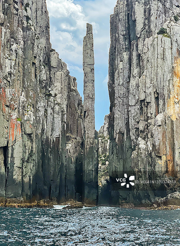 塔斯马尼亚图腾柱：海上堆叠岩层图片素材