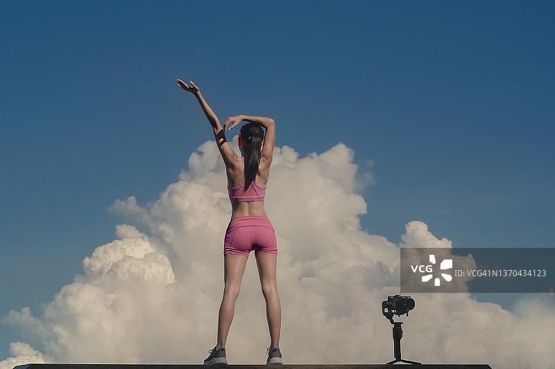 强劲的山峰图片素材