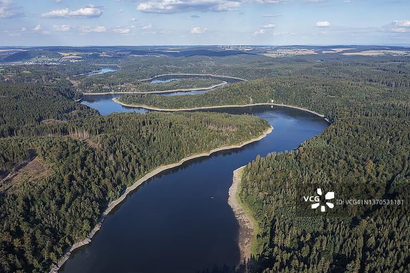 德国图林根州萨勒河的布莱洛赫水库鸟瞰图图片素材