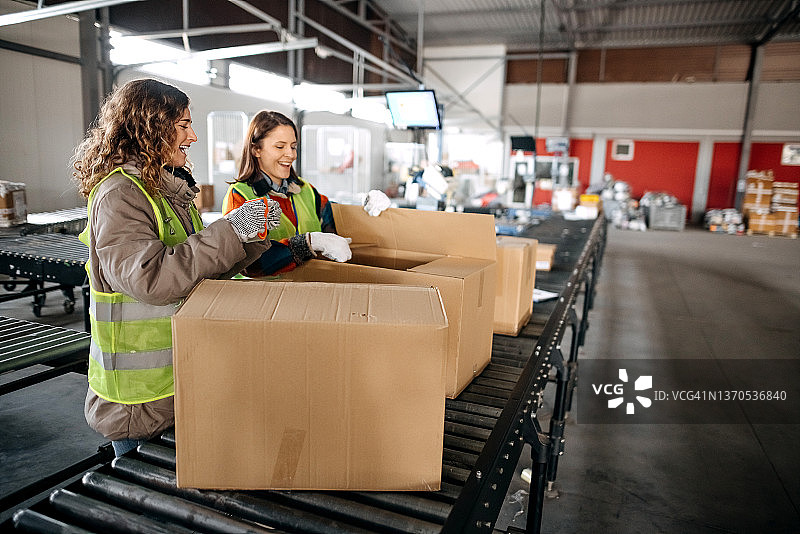 勤奋的工厂工人图片素材