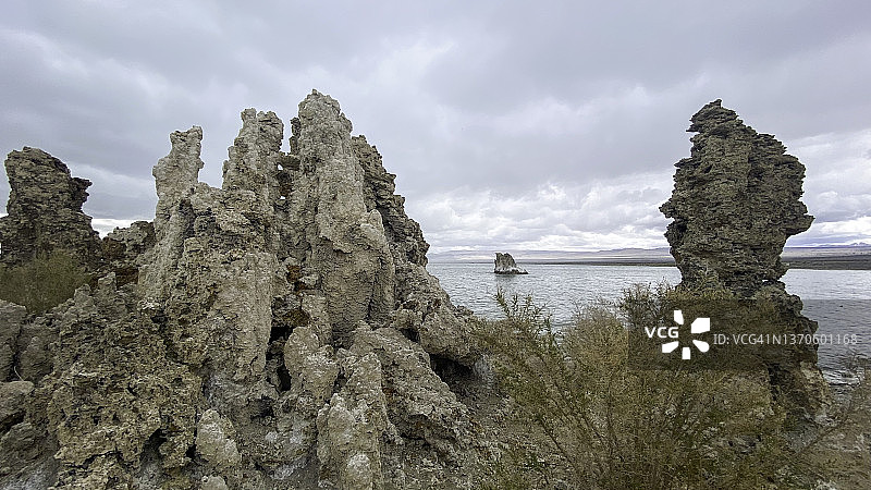 冬季阴天的莫诺湖图片素材