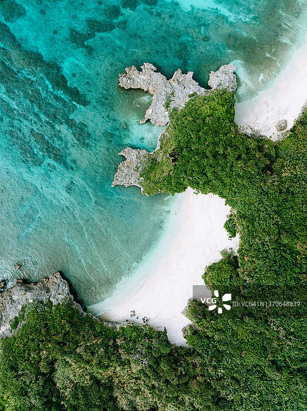 日本冲绳县宫古岛热带海滩航拍图片素材