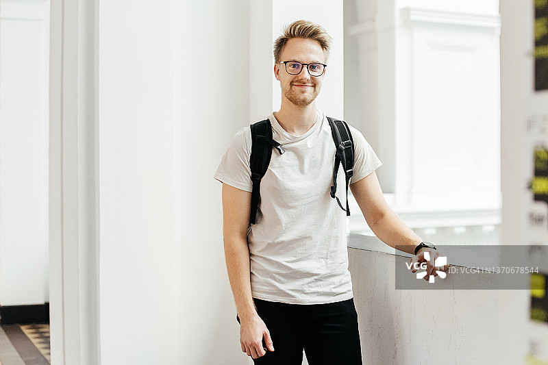 等待下一次研讨会的学生肖像图片素材