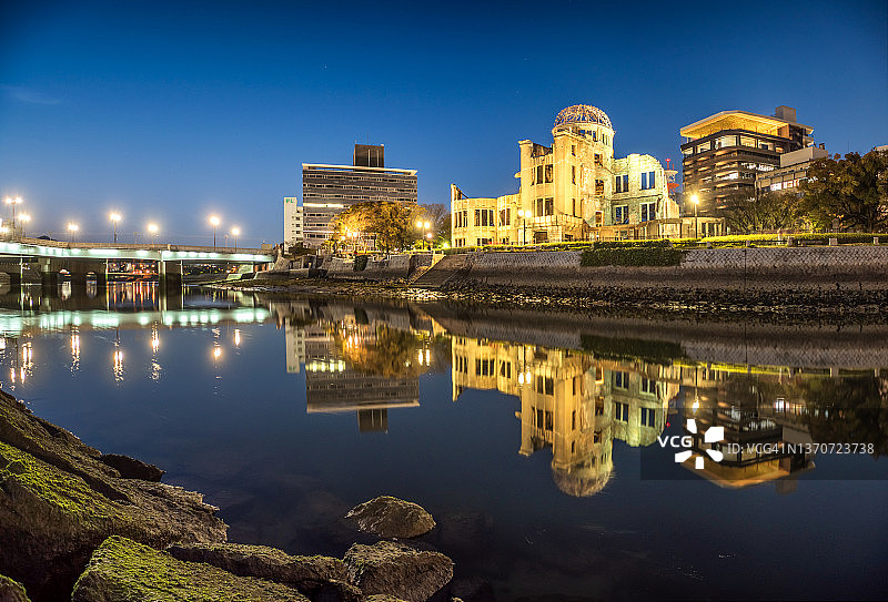 广岛元安川城市景观与原子弹爆炸圆顶，日本图片素材