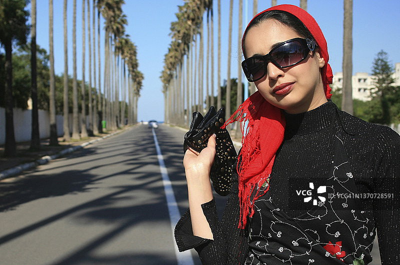 戴头巾的摩洛哥现代女性 - 杰迪代，摩洛哥图片素材