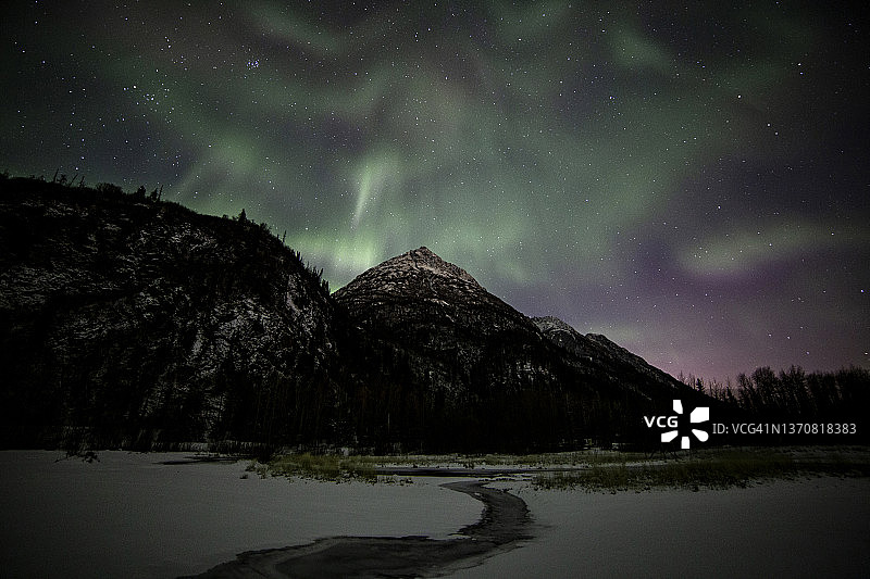 阿拉斯加的北极光图片素材