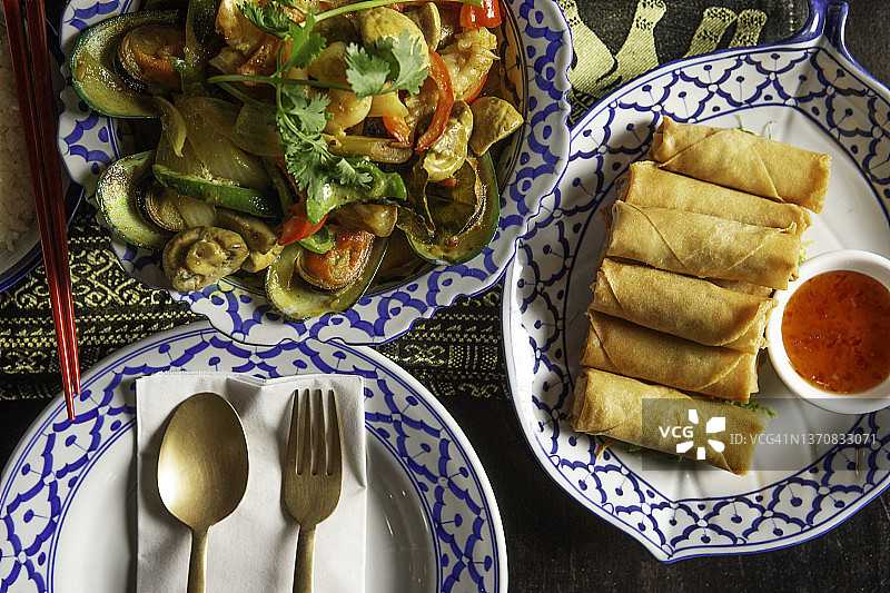 泰式虾和贻贝咖喱图片素材