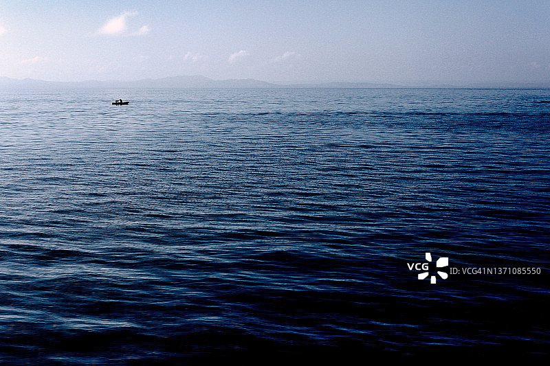 多米尼加萨马纳海域雨景图片素材