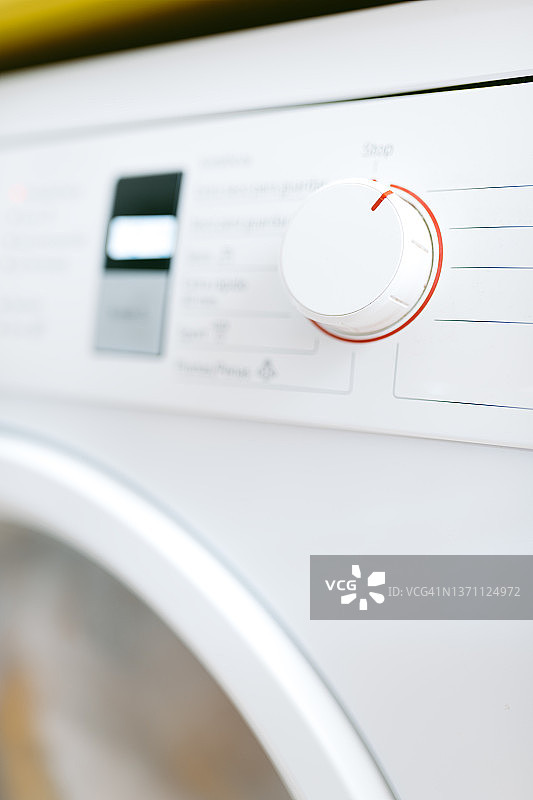 沿着旧66号公路废弃的著名棉铃汽车旅馆霓虹灯标志特写图片素材