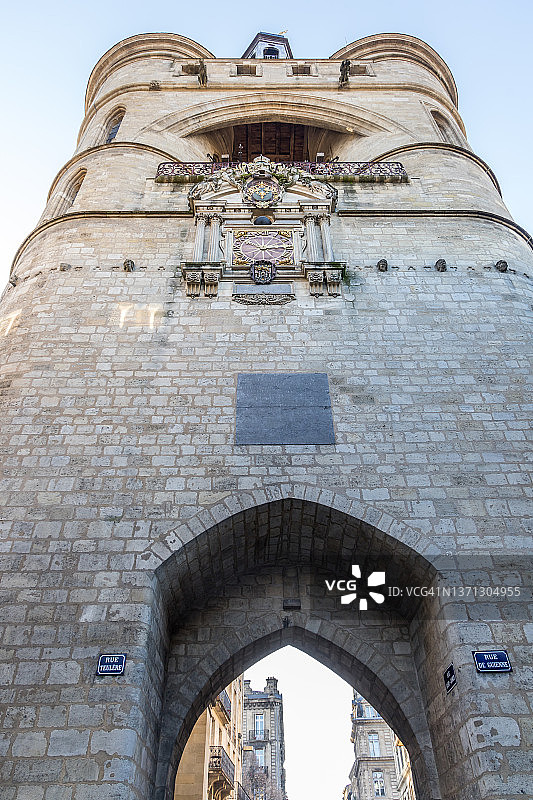 波尔多老城区的大钟图片素材