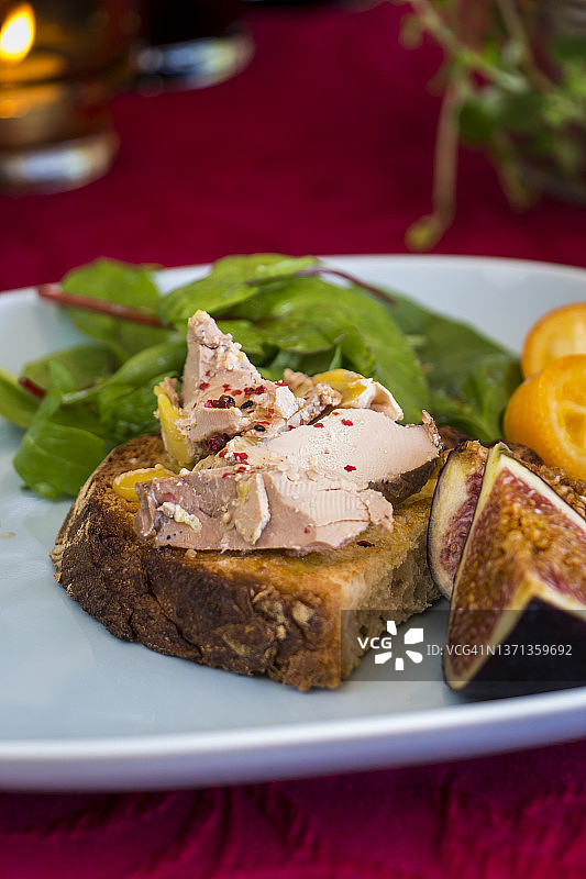 美味法式鹅肝开放式三明治图片素材