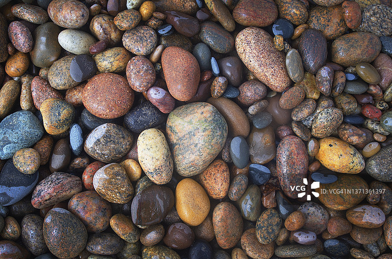 密歇根州苏必利尔湖石滩图片素材