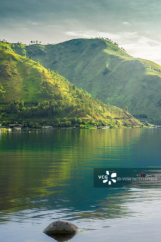 苏门答腊岛北部同京村清晨的美丽一天图片素材