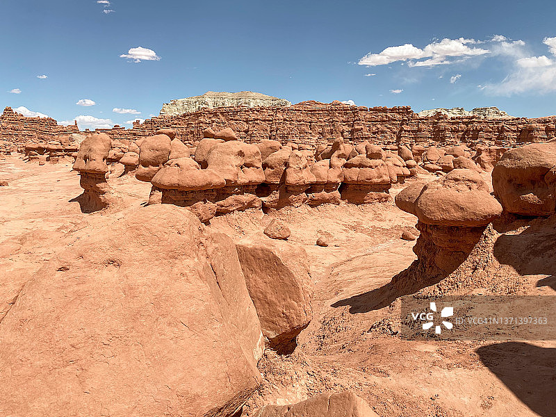 妖精谷州立公园的石柱群远景图片素材