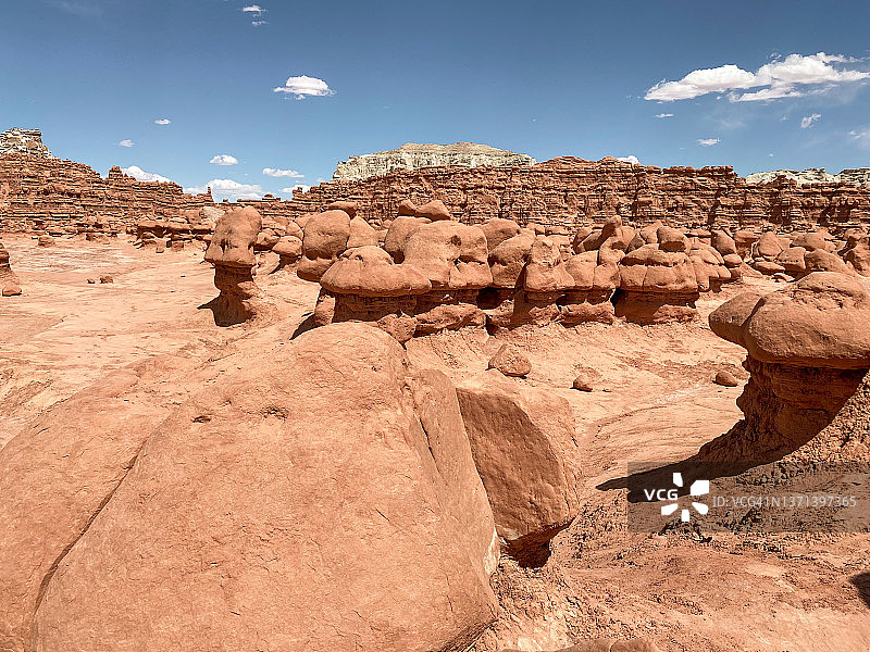 妖精谷州立公园的石柱群远景图片素材