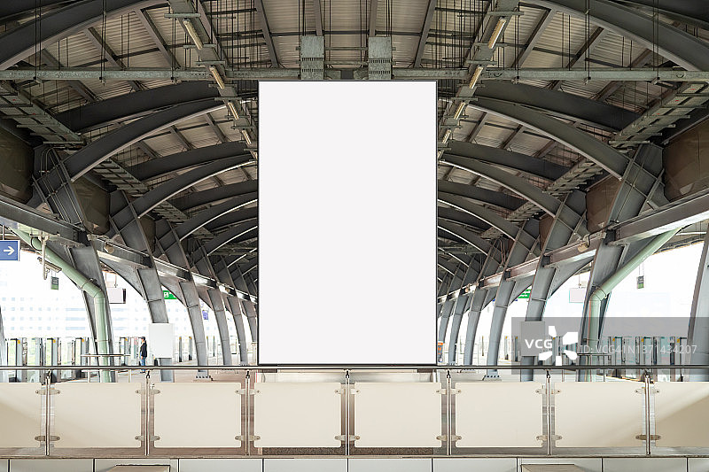 地铁站的空白白色banner图片素材