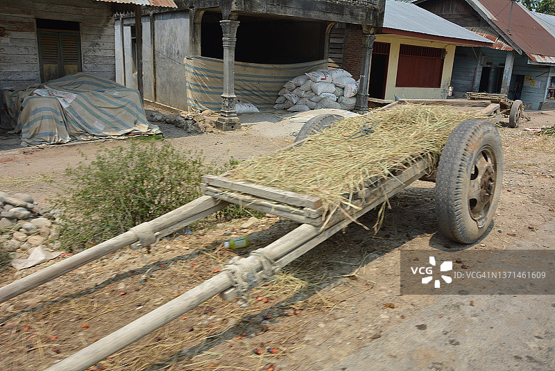 印尼北苏门答腊卡罗的传统交通工具图片素材