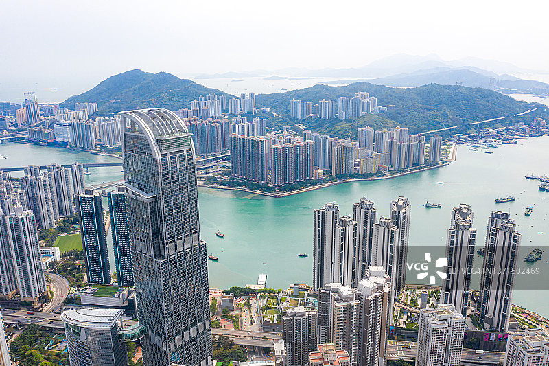 香港荃湾和青衣区无人机航拍视角图片素材