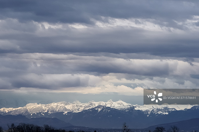 从热克斯地区眺望勃朗峰和瑞士（机场侧）图片素材