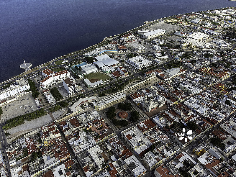 坎佩切市中心和防御墙鸟瞰图片素材