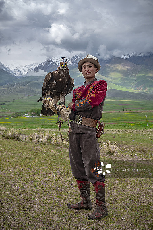 吉尔吉斯猎鹰人图片素材