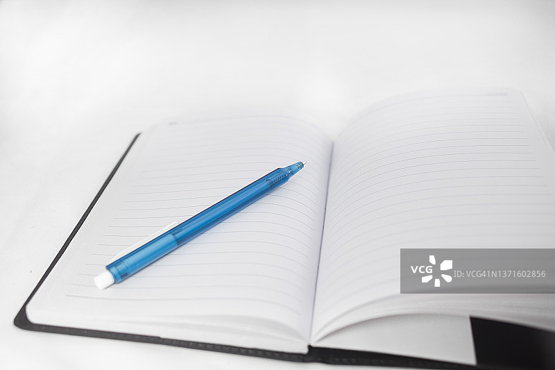 钢笔和笔记本图片素材