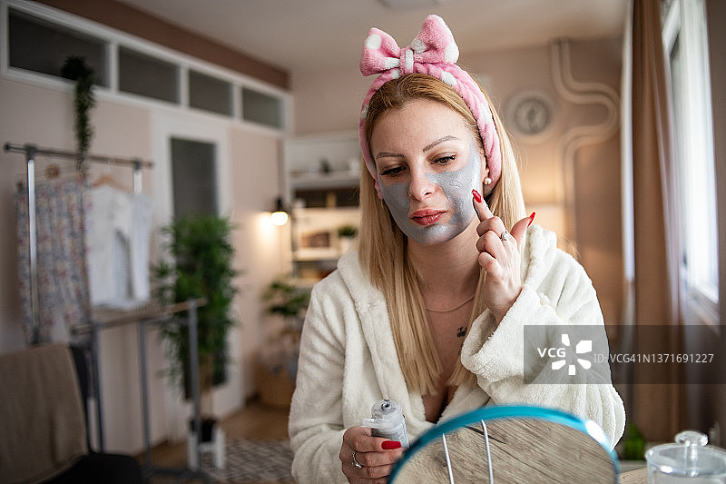 每天呵护，拥有美丽肌肤图片素材