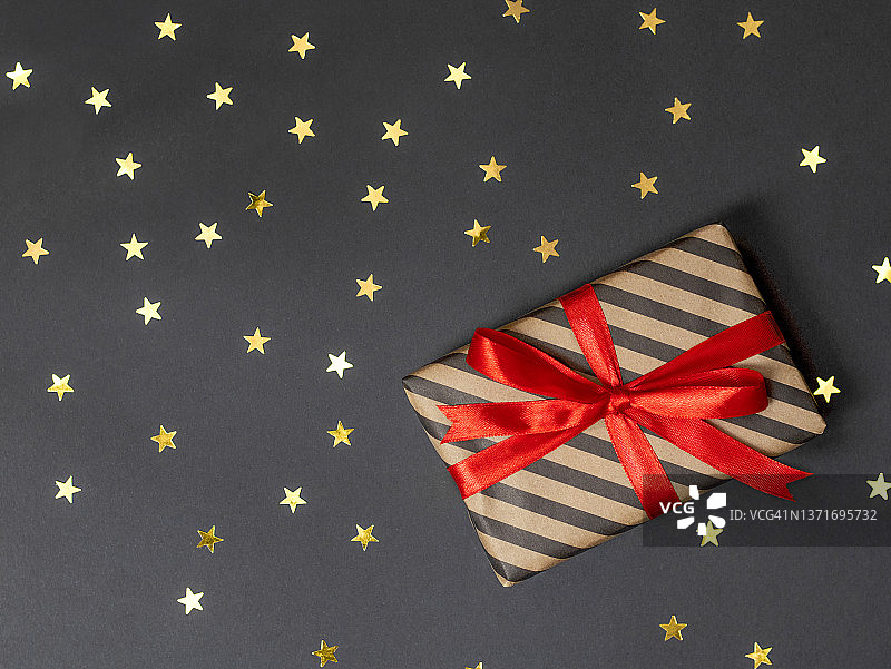 礼品盒，带文案空间的节日背景图片素材