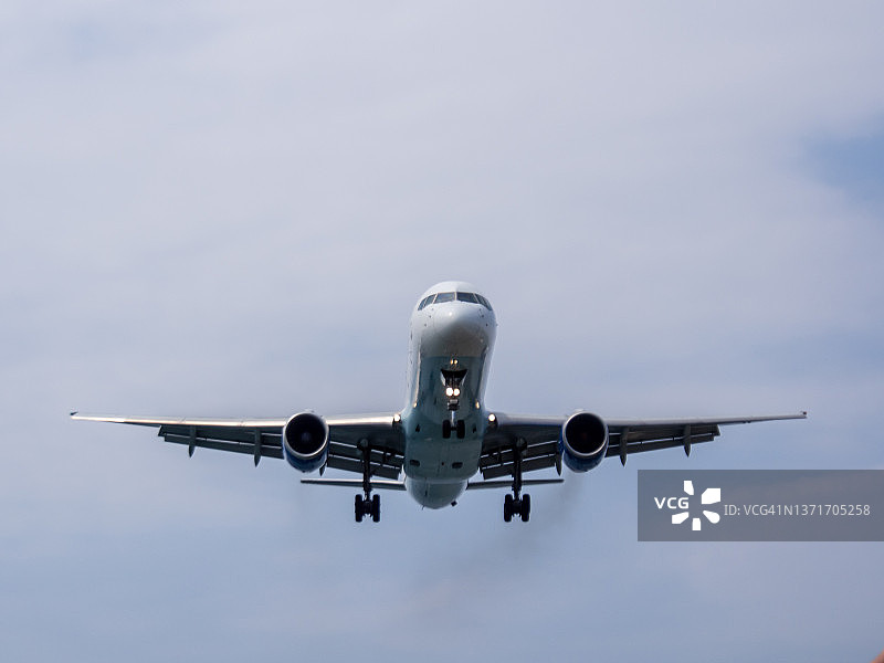 斯基亚索斯进场飞机图片素材