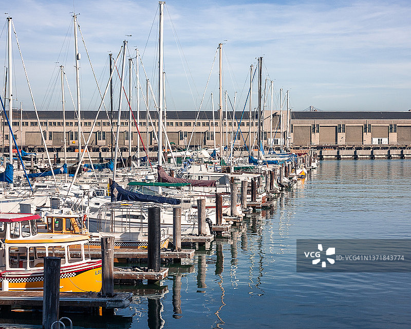 渔人码头的船只图片素材