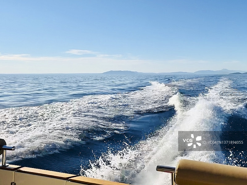 亚得里亚海的波浪飞溅图片素材