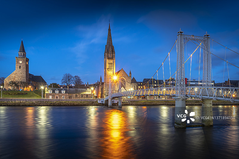 苏格兰因弗内斯市和尼斯河的完美风景照片图片素材