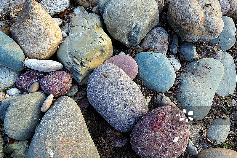 彩色鹅卵石俯视图特写图片素材