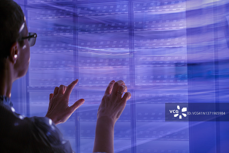 人类与未来概念图片素材