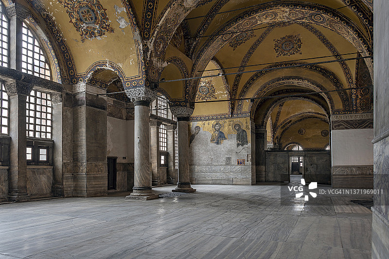 土耳其伊斯坦布尔法蒂赫区的圣索菲亚大清真寺图片素材