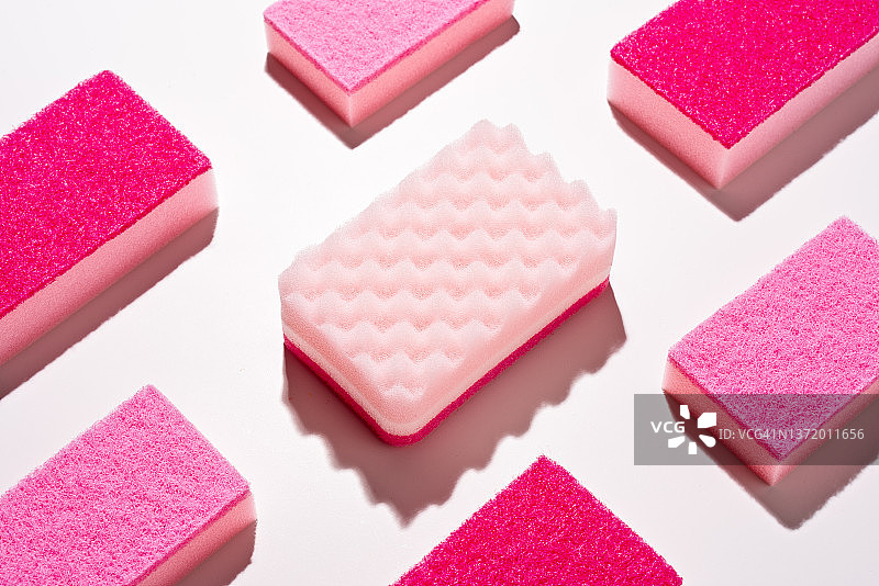 整齐排列的粉色清洁海绵图片素材