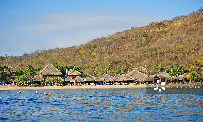 墨西哥瓦图尔科巴伊亚马圭海滩和餐厅图片素材
