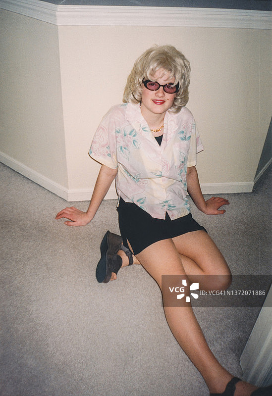 20世纪90年代滑稽老照片：1980年代女性服装图片素材