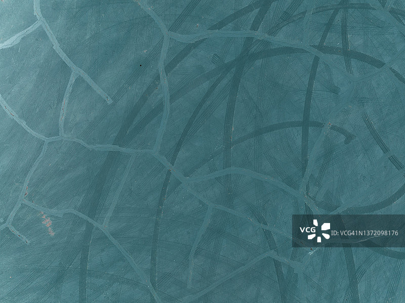 空旷停车场的鸟瞰图图片素材