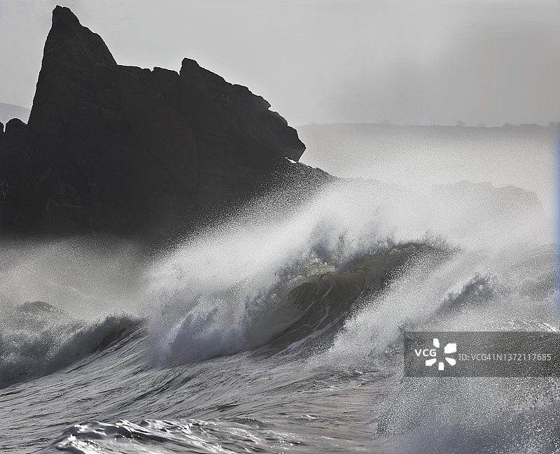 即将破碎的海浪图片素材