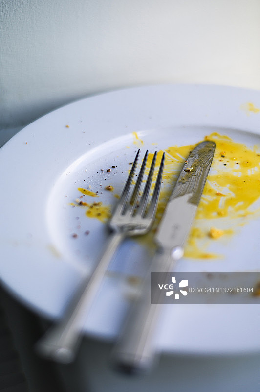 含鸡蛋的早餐餐盘图片素材