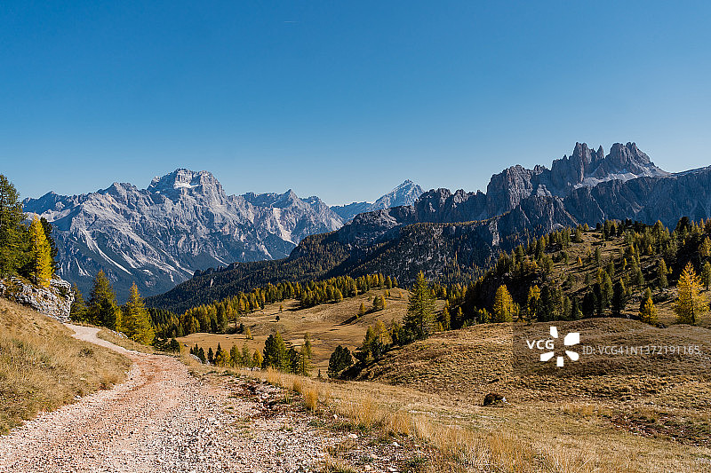 多洛米蒂山脉的壮丽山景图片素材