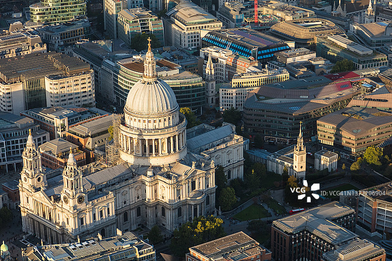 伦敦圣保罗大教堂鸟瞰图图片素材
