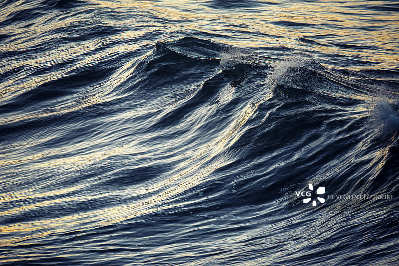 日落时分的海面图片素材