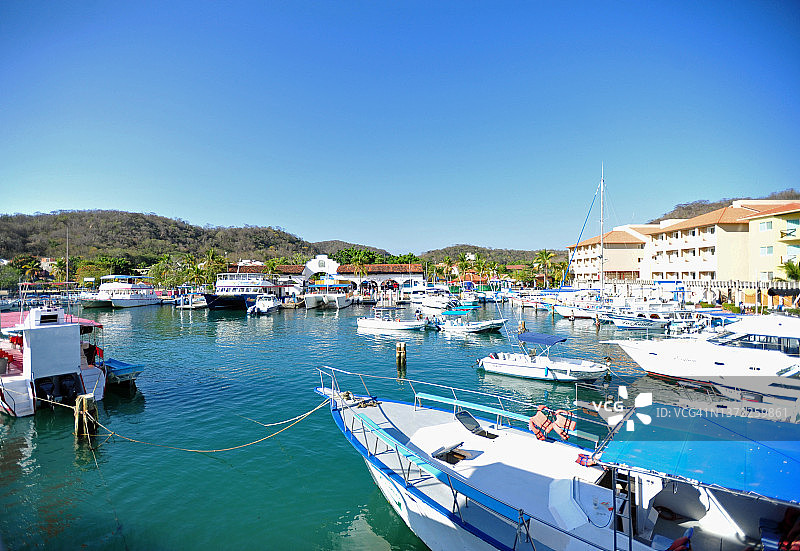 墨西哥瓦图尔科码头游船游艇图片素材